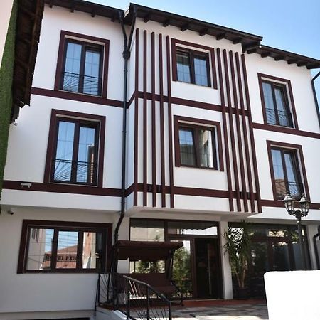 Prior Hotel Prizren Esterno foto