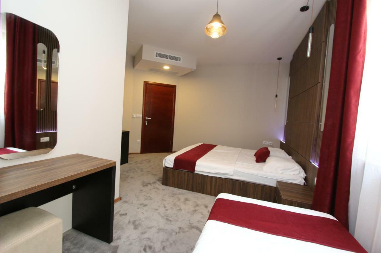 Prior Hotel Prizren Esterno foto